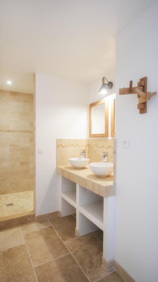 L'Ostal - Bed & Breakfast - Chambres Et Suites De 25 A 40M2 - Spa Saint-Hilaire-d'Ozilhan Exterior photo