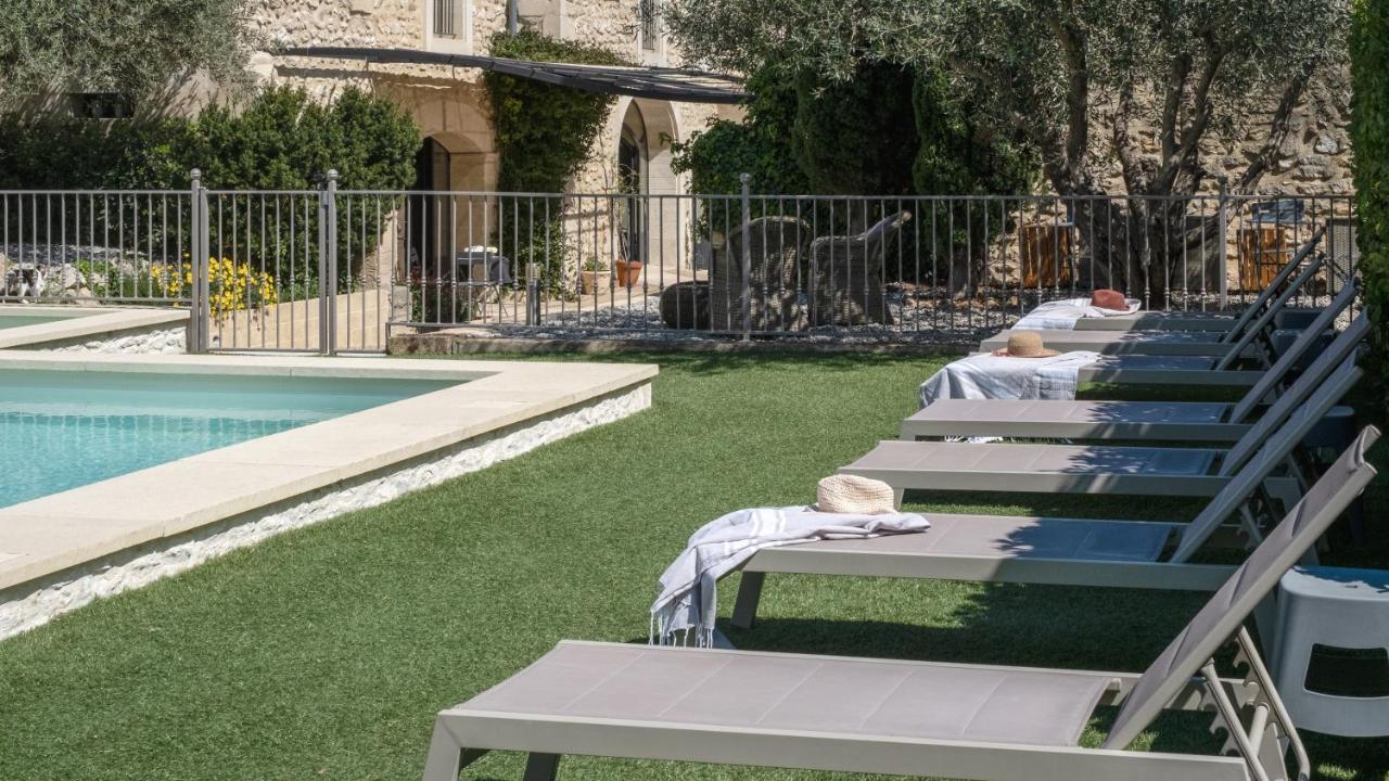 L'Ostal - Bed & Breakfast - Chambres Et Suites De 25 A 40M2 - Spa Saint-Hilaire-d'Ozilhan Exterior photo